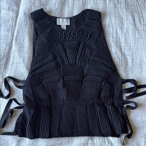 Elegant H&M Concious Black Sleeveless Top
